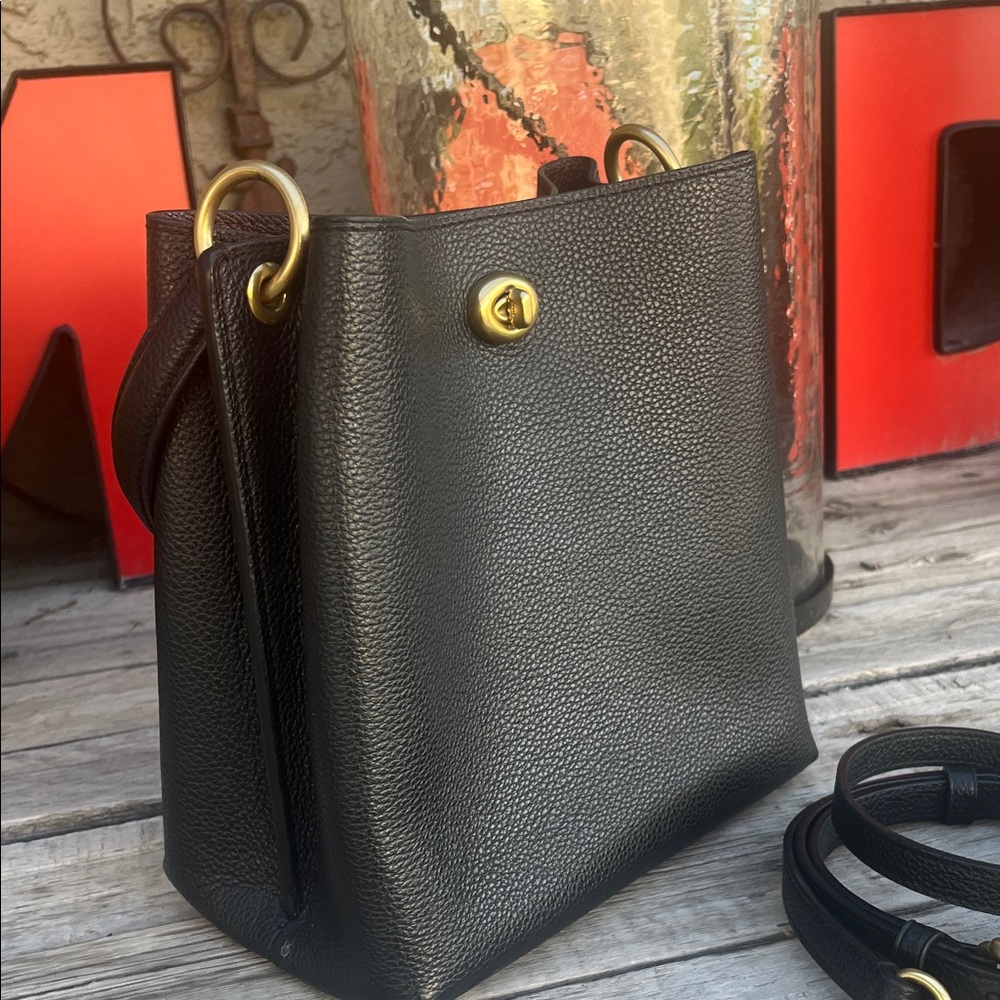 Classic Black Coach Leather Shoulder bucket  Bag with Gold Hardware. Like new.
